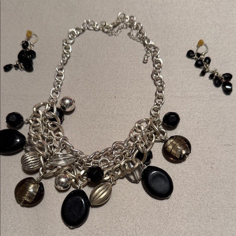 Elegant Silver and Black Necklace Set